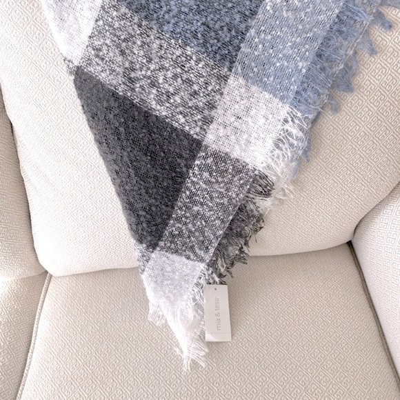 🩵 “Mia & Tess” Blanket Scarf Shawl. Pretty Shades Blue, Gray & Black Pattern. - Picture 3 of 8